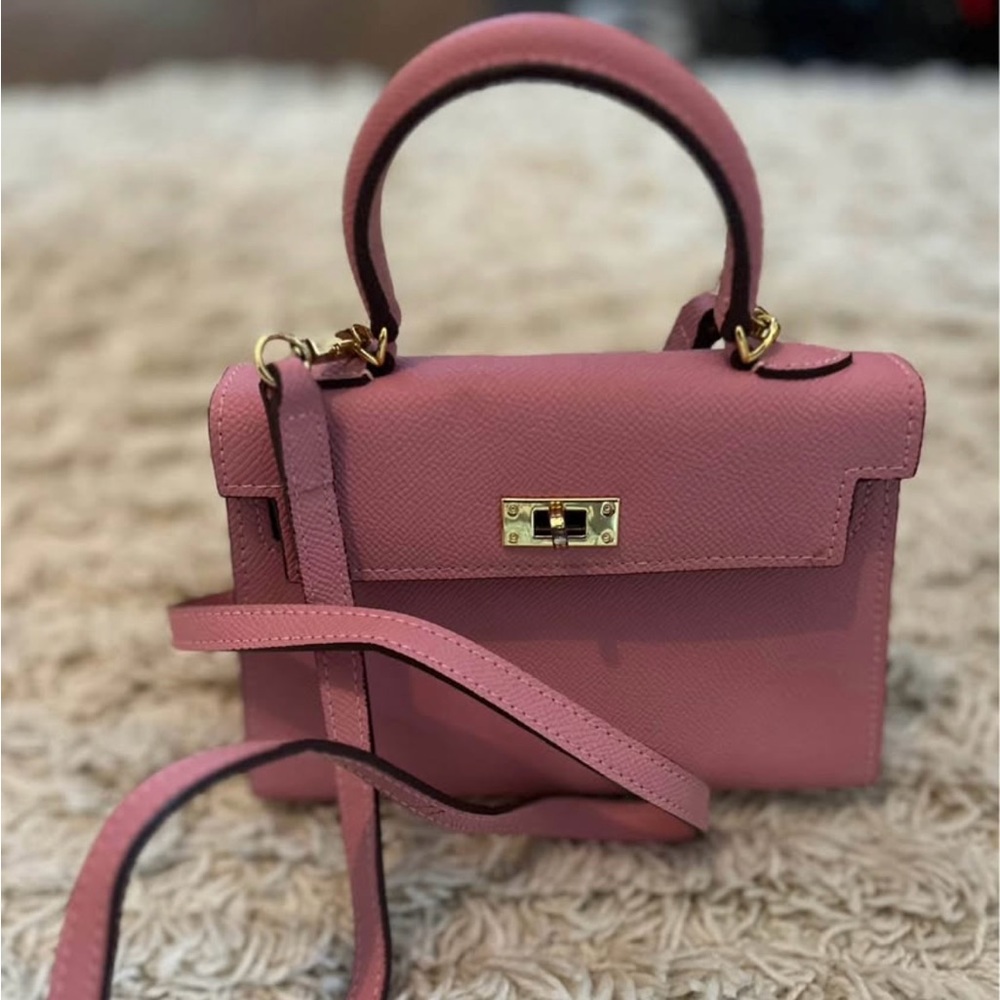 The “it bag” in pink!